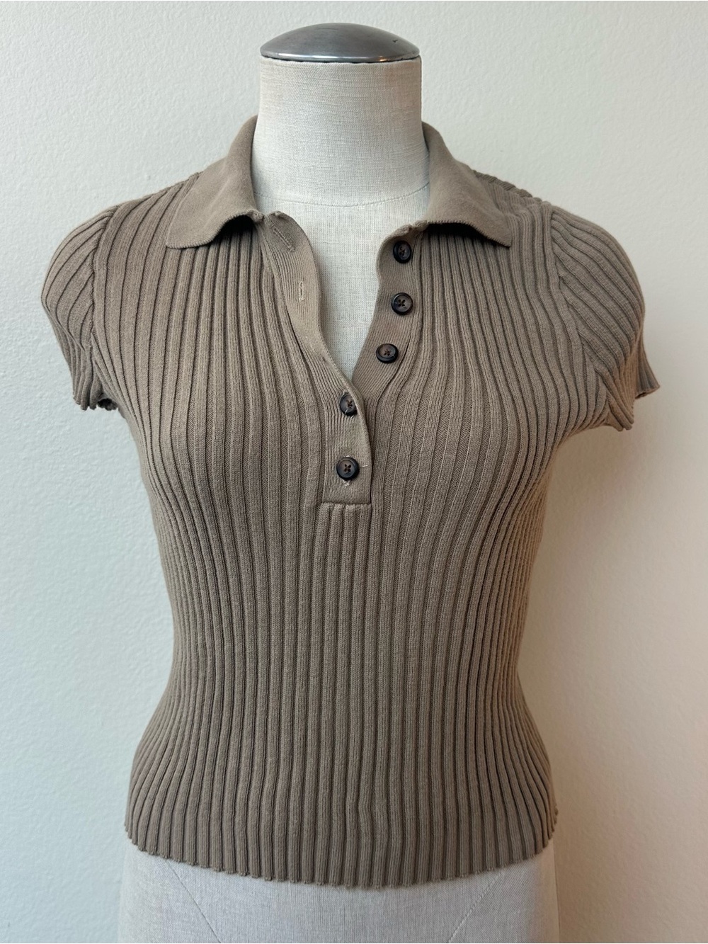 Brandy Melville John Galt Ribbed Knit Button Up Top OS 087